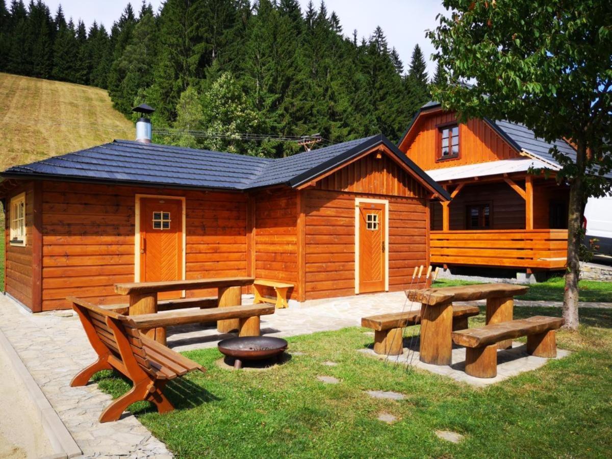 Valassky Dvur Velke Karlovice Ngoại thất bức ảnh