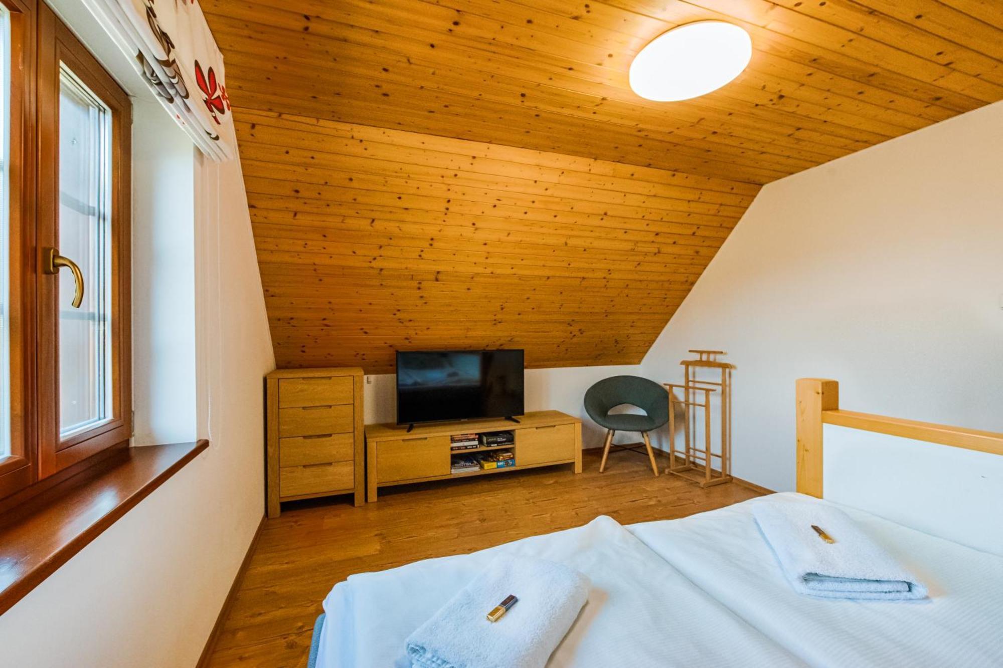 Valassky Dvur Velke Karlovice Ngoại thất bức ảnh