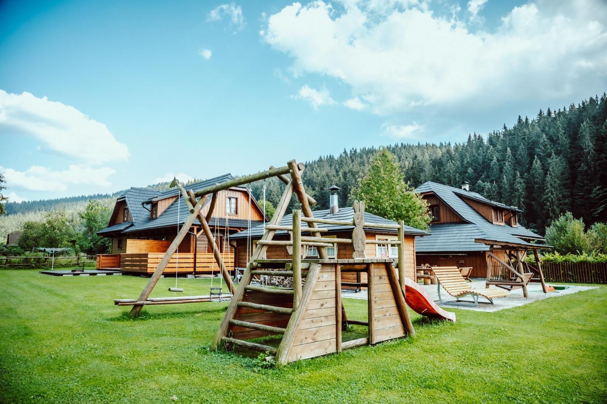 Valassky Dvur Velke Karlovice Ngoại thất bức ảnh
