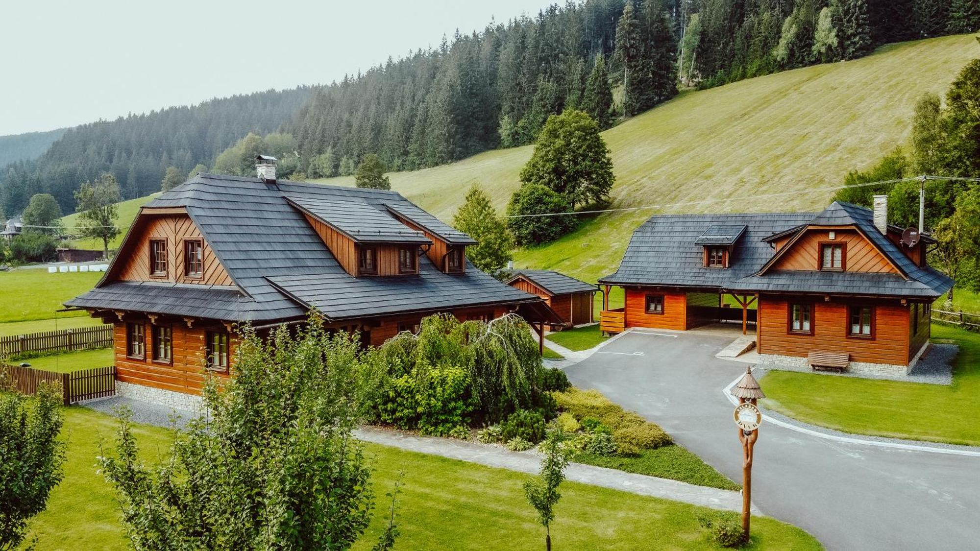 Valassky Dvur Velke Karlovice Ngoại thất bức ảnh