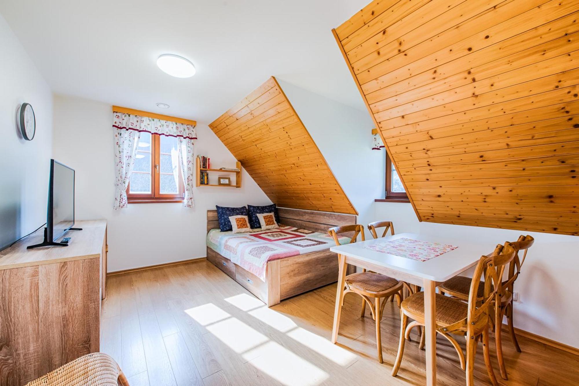 Valassky Dvur Velke Karlovice Ngoại thất bức ảnh